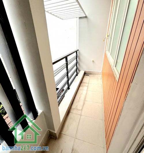 CHỈ 4,35 TỶ - NHÀ MỚI Ở NGAY – HẺM 3 GÁC – CÁCH VÀI CĂN RA MẶT TIỀN – KHU LÊ VĂN QUỚI – NGÃ TƯ 4 XÃ DT: 25m² (DTSD 80m²) – Kết cấu 1 trệt, 1 lửng, 2 lầu – 2PN - 3WC, ban công. 