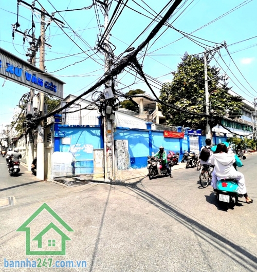 CHỈ 8,9 TỶ – NHÀ MTKD ĐƯỜNG 4M – NGÃ TƯ BẢY HIỀN – VỪA Ở VỪA KINH DOANH Kết cấu: 1 trệt 1 lầu, gồm 3PN, phòng khách, bếp Đang cho thuê 10tr/tháng, thu nhập ổn định.