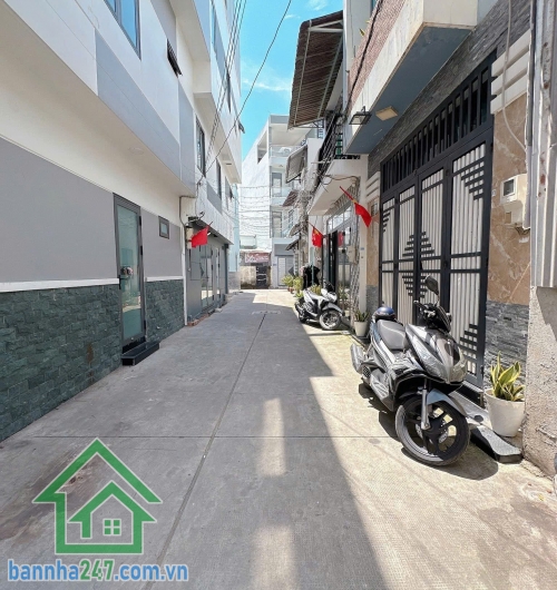 CHỈ 2,95 TỶ (BL) – HẺM BA GÁC KÊNH 19/5 – SÁT AEON TÂN PHÚ DT: 3,5 x 8,5m – 2 tầng, 2PN, 2WC – nhà còn mới, vào ở ngay Vị trí: Sát AEON Tân Phú, gần Trường Trường Trí Đức. 