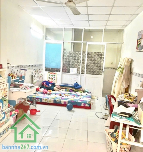 CHỈ 2,95 TỶ (BL) – HẺM BA GÁC KÊNH 19/5 – SÁT AEON TÂN PHÚ DT: 3,5 x 8,5m – 2 tầng, 2PN, 2WC – nhà còn mới, vào ở ngay Vị trí: Sát AEON Tân Phú, gần Trường Trường Trí Đức. 