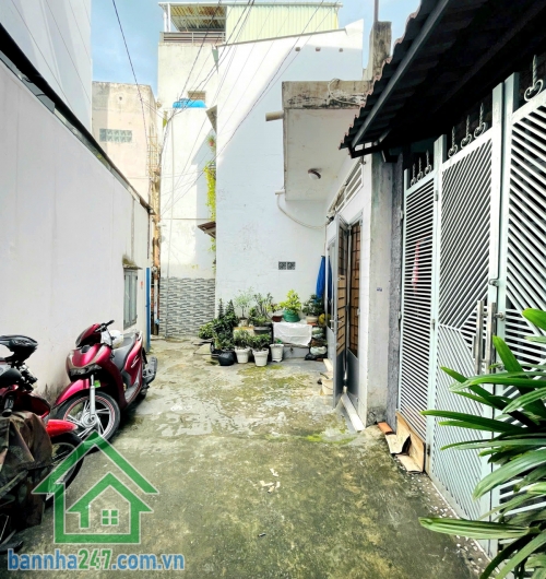 CHỈ 4,35 TỶ - NHÀ ĐẸP GẦN NGÃ 5 QUANG TRUNG – HẺM 3,5M – 4 TẦNG - DTSD 110m² - Ở NGAY - 3PN, 2WC Cần bán căn nhà nhỏ xinh, vị trí cực kỳ tiện ở trung tâm Gò Vấp
