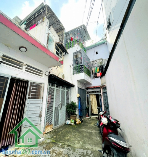 CHỈ 4,35 TỶ - NHÀ ĐẸP GẦN NGÃ 5 QUANG TRUNG – HẺM 3,5M – 4 TẦNG - DTSD 110m² - Ở NGAY - 3PN, 2WC Cần bán căn nhà nhỏ xinh, vị trí cực kỳ tiện ở trung tâm Gò Vấp