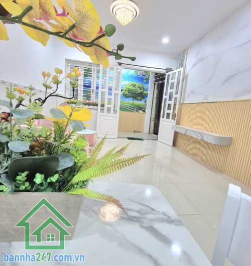 CHỈ 4,35 TỶ – HẺM 5M, CHỈ VÀI CĂN RA HẺM XE TẢI – LŨY BÁN BÍCH – GẦN ĐẦM SEN – 2 TẦNG BTCT – NHÀ MỚI Ở NGAY * DT: 37m² (4,6x9)m – thực tế 5x9m * Trệt + lầu BTCT, 2PN, 3WC, ban công đúc 2m, nhà mới đẹp rộng rãi