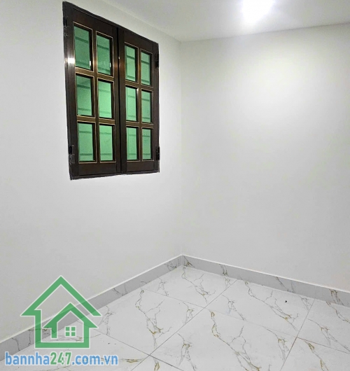 CHỈ 3,99 TỶ - NHÀ ĐẸP HỒNG BÀNG – QUẬN 6 – HẺM BA GÁC 4 TẦNG - 3PN -4 WC Ở NGAY Diện tích xây dựng: * Trệt: 3.1m x 6m * Lầu 1–2–3: 3.1m x 7m (ban công lấn ra 1m). Kết cấu chuẩn: Trệt + 3 lầu + phòng thờ.  3 PN - 4 WC