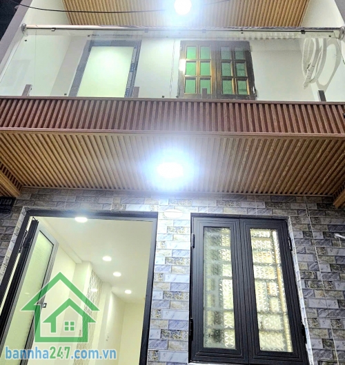 CHỈ 3,99 TỶ - NHÀ ĐẸP HỒNG BÀNG – QUẬN 6 – HẺM BA GÁC 4 TẦNG - 3PN -4 WC Ở NGAY Diện tích xây dựng: * Trệt: 3.1m x 6m * Lầu 1–2–3: 3.1m x 7m (ban công lấn ra 1m). Kết cấu chuẩn: Trệt + 3 lầu + phòng thờ.  3 PN - 4 WC