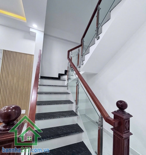 CHỈ 4,5 TỶ – ĐƯỜNG NHỰA 6M – XE HƠI TẬN CỬA – TÂN XUÂN 1A HÓC MÔN - 3PN - 3WC Cách Lê Thị Hà & Quang Trung chỉ 300m Di chuyển thuận tiện vào trung tâm