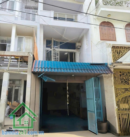 MTKD TÂN PHÚ – KHU BÀN CỜ – GIÁ TỐT CHỈ 10,29 TỶ DT: 4x20.3m (81.4m² CN). Nhà 3 tầng, tổng 8PN – 8WC. Đường nhựa 10m, thuận tiện mở văn phòng, spa, CHDV, buôn bán.