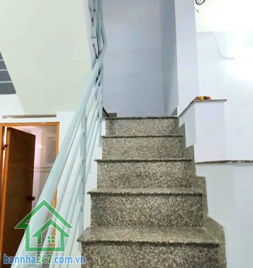 VỊ TRÍ VÀNG SÁT CHỢ LÊ VĂN QUỚI - NHÀ ĐẸP VÀO Ở NGAY - GIÁ CHỈ 3,95 TỶ!