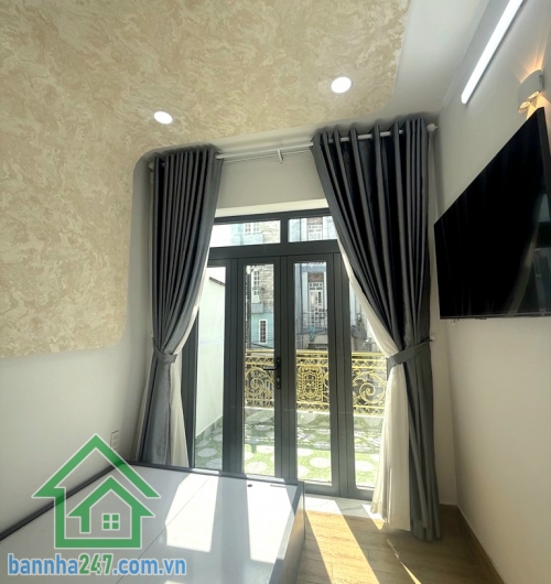 CHỈ 5,2 TỶ – SIÊU PHẨM NHÀ XÂY MỚI 100% – TRUNG TÂM TÂN PHÚ – NGAY TÔ HIỆU – 3 TẦNG – 32M² – 3PN - 2WC – SỔ HỒNG RIÊNG. Kết cấu: 1 trệt, 2 lầu đúc có sân thượng. 