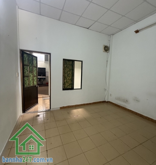 MẶT TIỀN ĐẸP - XE TẢI TRÁNH - NHỈNH 6 TỶ - KINH DOANH SẦM UẤT BÌNH TÂN