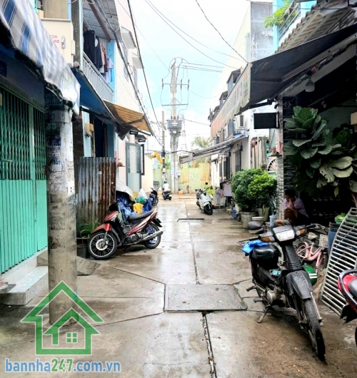CHỈ 3,9 TỶ – GIÁP TÊN LỬA – HẺM 5M – NGAY CHIẾN LƯỢC – SÁT MẶT TIỀN – NHÀ C4 TIỆN XÂY MỚI – 40m² – SỔ ĐẸP Nhà cấp 4, xác định bán đất – quá phù hợp xây mới