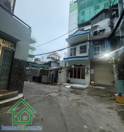 NHỈNH 4 TỶ – NHÀ 2 TẦNG XINH XẮN – NGAY ÂU CƠ – TÂN PHÚ – 52M² – SỔ NỞ HẬU.  Diện tích: 52m² – sổ vuông đẹp, nở hậu hơn 6m – phong thủy cực tốt Kết cấu 1 trệt 1 lầu