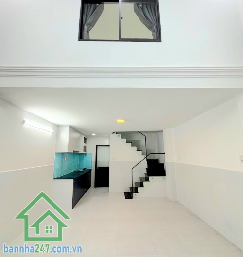 CHỈ 5,99 TỶ – KHU VIP VƯỜN LÀI – TÂN PHÚ - 1 BƯỚC RA MẶT TIỀN – XE HƠI THOÁNG – NHÀ 3 TẦNG - 3PN – 2WC Diện tích: 4 x 10m = 40m² – sổ vuông đẹp Kết cấu: 1 trệt Lửng Lầu Mob 0933144037