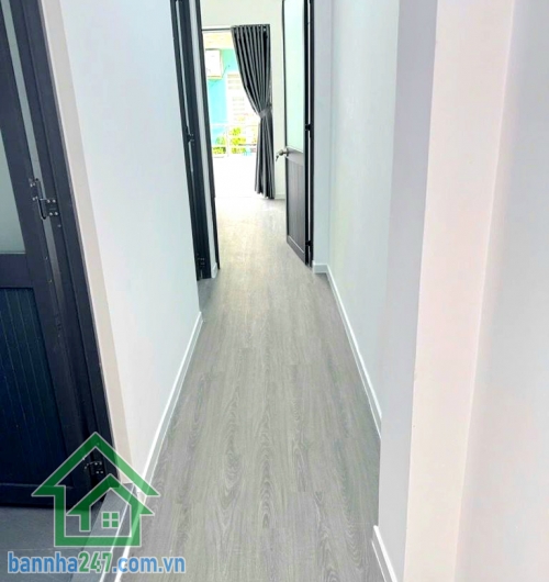 CHỈ 5,99 TỶ – KHU VIP VƯỜN LÀI – TÂN PHÚ - 1 BƯỚC RA MẶT TIỀN – XE HƠI THOÁNG – NHÀ 3 TẦNG - 3PN – 2WC Diện tích: 4 x 10m = 40m² – sổ vuông đẹp Kết cấu: 1 trệt Lửng Lầu Mob 0933144037
