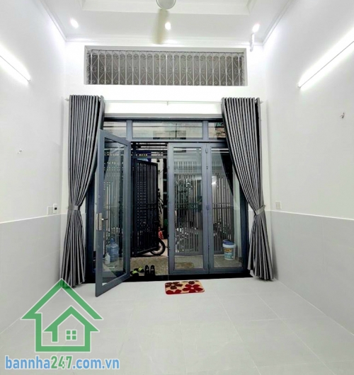 CHỈ 5,99 TỶ – KHU VIP VƯỜN LÀI – TÂN PHÚ - 1 BƯỚC RA MẶT TIỀN – XE HƠI THOÁNG – NHÀ 3 TẦNG - 3PN – 2WC Diện tích: 4 x 10m = 40m² – sổ vuông đẹp Kết cấu: 1 trệt Lửng Lầu Mob 0933144037