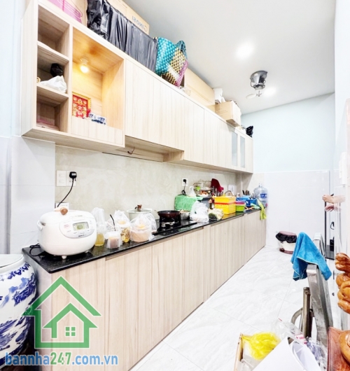 CHỈ 4,15 TỶ – NHÀ ĐẸP 2 TẦNG – HẺM THÔNG 3.5M – NGAY MÃ LÒ – LÊ VĂN QUỚI – GIÁP TÂN PHÚ  Vị trí cực đẹp: Hẻm thông 3.5m, khu dân cư an ninh, dân trí cao, cách Mã Lò – Lê Văn Quới vài bước chân, giáp Tân Phú, tiện ích xung quanh đầy đủ: chợ, trường học, ng