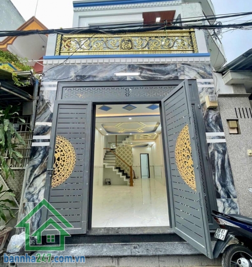 HIẾM – HẺM XE HƠI 7M THÔNG – LÊ VĂN QUỚI GIÁP TÂN PHÚ – 2 TẦNG – 60M² – CHỈ 5.75 TỶ * Nhà BTCT kiên cố: 1 trệt 1 lầu, ban công thoáng mát, giếng trời, gồm 3PN, 2WC.