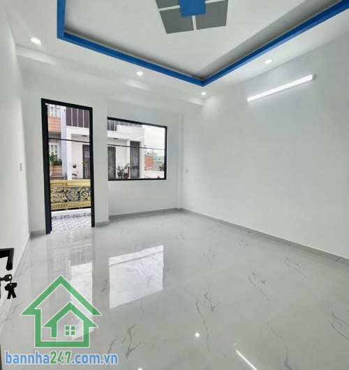 HIẾM – HẺM XE HƠI 7M THÔNG – LÊ VĂN QUỚI GIÁP TÂN PHÚ – 2 TẦNG – 60M² – CHỈ 5.75 TỶ * Nhà BTCT kiên cố: 1 trệt 1 lầu, ban công thoáng mát, giếng trời, gồm 3PN, 2WC.