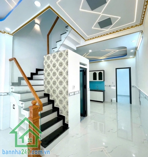 HIẾM – HẺM XE HƠI 7M THÔNG – LÊ VĂN QUỚI GIÁP TÂN PHÚ – 2 TẦNG – 60M² – CHỈ 5.75 TỶ * Nhà BTCT kiên cố: 1 trệt 1 lầu, ban công thoáng mát, giếng trời, gồm 3PN, 2WC.