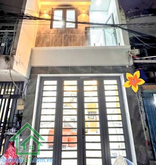 CHỈ 3.179 TỶ – NHÀ 2 TẦNG GẦN CHỢ BÌNH LONG – HẺM 3M – GIÁP TÂN PHÚ – SỔ ĐẸP, HOÀN CÔNG ĐỦ * Diện tích: 3 x 8m – DTSD: 48m² * Kết cấu: 1 trệt 1 lầu, gồm 2PN + 2WC