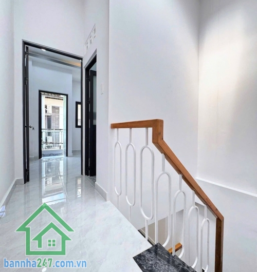 CHỈ 3.179 TỶ – NHÀ 2 TẦNG GẦN CHỢ BÌNH LONG – HẺM 3M – GIÁP TÂN PHÚ – SỔ ĐẸP, HOÀN CÔNG ĐỦ * Diện tích: 3 x 8m – DTSD: 48m² * Kết cấu: 1 trệt 1 lầu, gồm 2PN + 2WC