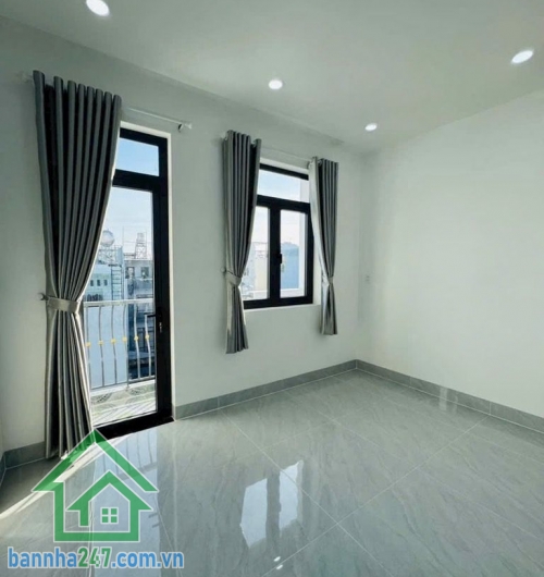 CHỈ 6,4 TỶ - NHÀ 5 TẦNG MỚI ĐẸP – FULL NỘI THẤT – HXH TRÁNH - NGAY LÊ VĂN QUỚI – KHU 4 XÃ – GIÁP Q6, Q11 Diện tích: 44m² (4 x 11m) – đất vuông vức, phong thủy phong thủy đẹp. Kết cấu: 1 trệt + 1 lửng + 3 lầu + sân thượng (5 tầng BTCT) - 5 PN - 5 WC, Phòng