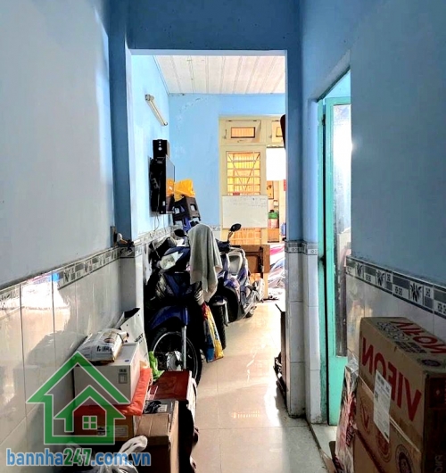 CHỈ 4,45 TỶ – NGANG 4.5M – GIÁP KHU TÊN LỬA - HẺM 5M ĐẸP – SÁT MẶT TIỀN ĐƯỜNG – NHÀ 2 TẦNG - 48M² • Diện tích: 4.5m x 11m – tổng 48.8m² • Kết cấu: 1 trệt + 1 lầu - Nhà hiện trạng tiện xây mới hoặc cho thuê giữ tiền