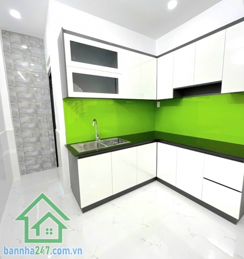 CHỈ 3,8 TỶ - NHÀ ĐẸP MỚI – NGAY NGÃ TƯ 4 XÃ – LÊ VĂN QUỚI – BÌNH LONG – 32M² – 3 TẦNG – 3PN - 2WC – HOÀN CÔNG ĐỦ. Diện tích: 3 x 10.5m – vuông vức, lộ giới ít.