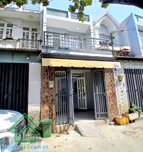 NHỈNH 5 TỶ – HẺM XE TẢI THÔNG – NHÀ MỚI ĐẸP 2 TẦNG BTCT DT 64m² (4x16)m – SỔ VUÔNG VỨC – HOÀN CÔNG ĐỦ – NGAY GÒ XOÀI – LÊ VĂN QUỚI – GIÁP TÂN PHÚ DT: 4 x 16m vuông vức – công nhận đủ. Kết cấu: 1 trệt – 1 lầu BTCT kiên cố • Phòng khách lớn để được ô tô 