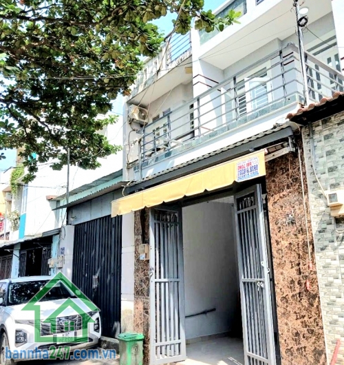 NHỈNH 5 TỶ – HẺM XE TẢI THÔNG – NHÀ MỚI ĐẸP 2 TẦNG BTCT DT 64m² (4x16)m – SỔ VUÔNG VỨC – HOÀN CÔNG ĐỦ – NGAY GÒ XOÀI – LÊ VĂN QUỚI – GIÁP TÂN PHÚ DT: 4 x 16m vuông vức – công nhận đủ. Kết cấu: 1 trệt – 1 lầu BTCT kiên cố • Phòng khách lớn để được ô tô 