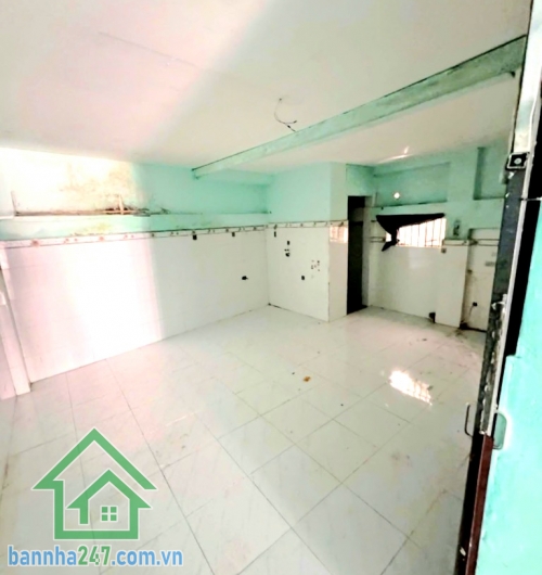 CHỈ 4,99 TỶ – HIẾM! NGANG 5M – DUY NHẤT 1 CĂN – TIỆN XÂY MỚI – NGAY HƯƠNG LỘ 2 – GIÁP TÂN PHÚ – 70m² (5×14)m – NHÀ 2 TẦNG – 3PN – SỔ NỞ HẬU ĐẸP Nhà cũ nhưng vị đẹp