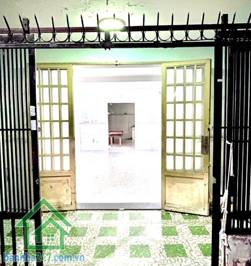 CHỈ 4,45 TỶ – VỊ TRÍ ĐẸP – HẺM XE TẢI 6M THÔNG - KỀ BÊN LÊ VĂN QUỚI – 48M² (4 x 12) – 2 TẦNG – GIÁP TÂN PHÚ Kết cấu: • Nhà 2 tầng (1 trệt 1 lầu + sân thượng)
