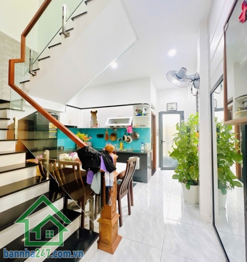NHÀ GÓC 2 TẦNG BTCT – TÂN PHÚ –