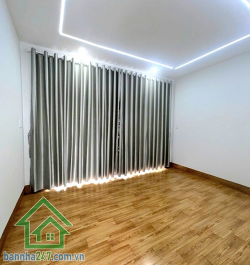 NHỈNH 6 TỶ - HẺM 6M HƯƠNG LỘ 2 – DT: 54m² (4 x 13.5)m - 5 TẦNG MỚI – NGAY NGÃ TƯ 4 XÃ – 4PN - 4WC Vị trí cực đẹp: Hẻm xe hơi 6m, thông thoáng – sát Ngã Tư 4 Xã