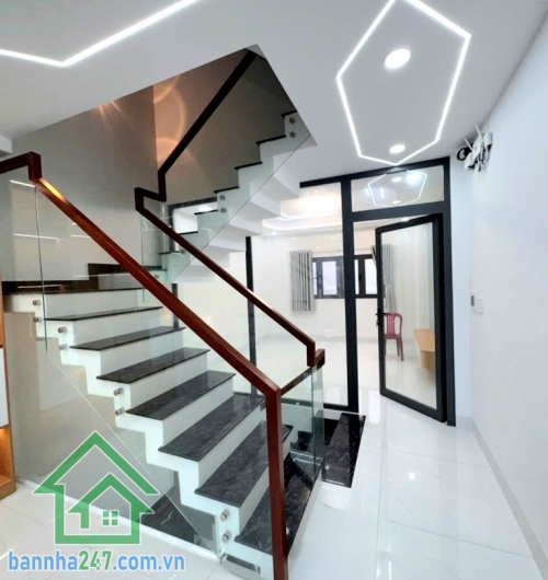 NHỈNH 6 TỶ - HẺM 6M HƯƠNG LỘ 2 – DT: 54m² (4 x 13.5)m - 5 TẦNG MỚI – NGAY NGÃ TƯ 4 XÃ – 4PN - 4WC Vị trí cực đẹp: Hẻm xe hơi 6m, thông thoáng – sát Ngã Tư 4 Xã