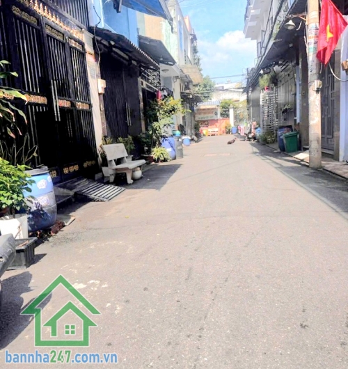 NHỈNH 6 TỶ - HẺM 6M HƯƠNG LỘ 2 – DT: 54m² (4 x 13.5)m - 5 TẦNG MỚI – NGAY NGÃ TƯ 4 XÃ – 4PN - 4WC Vị trí cực đẹp: Hẻm xe hơi 6m, thông thoáng – sát Ngã Tư 4 Xã