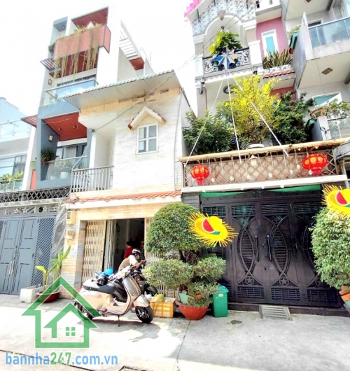 CHỈ 7,5 TỶ – HXH XE TẢI 8M THÔNG – SÁT MẶT TIỀN BÌNH LONG – GẦN AEON MALL - DT: 70M² (4X17)M - SHR Diện tích: ~70m² Hiện trạng: 1 trệt + 1 lầu – nhà xây kiên cố