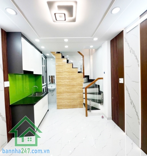 CHỈ 2,55 TỶ – NHÀ 3 TẦNG MỚI – KHU VIP BÌNH LONG Giáp Tân Phú – Ngay khu 4 Xã – Cách 1 căn ra MT lớn  Điểm mạnh cực hiếm trong tầm giá Vị trí đẹp – dân trí cao, khu vip gần Chợ Bình Long. Chỉ 1 căn ra mặt tiền đường lớn, giá trị tăng tốt. Hẻm xe hơi sát b