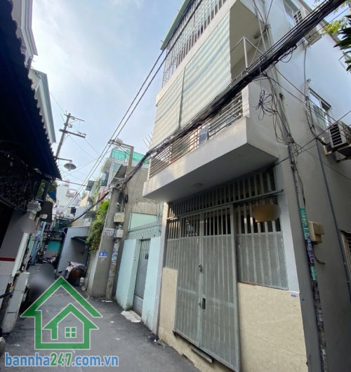 CHỈ 3,3 TỶ – NHÀ 3 TẦNG KIÊN CỐ – NGAY ÂU CƠ, TRUNG TÂM TÂN BÌNH * Diện tích 21m² (3.5 x 6m), DTSD 65m², nhà 1 trệt 2 lầu, 2PN, 2WC, có 2 ban công thoáng mát.