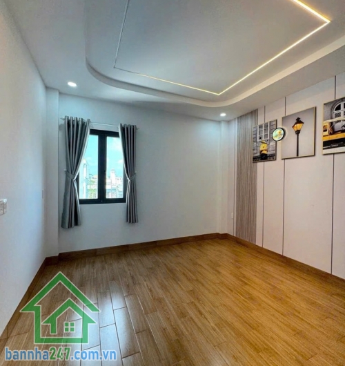 NHÀ ĐẸP 5 TẦNG – HẺM XE HƠI VIP – HƯƠNG LỘ 2 – NGAY 4 XÃ – NHỈNH 6 TỶ Diện tích: 4 x 13.5m – công nhận đủ, vuông vức. Kết cấu BTCT 5 tầng mới tinh.