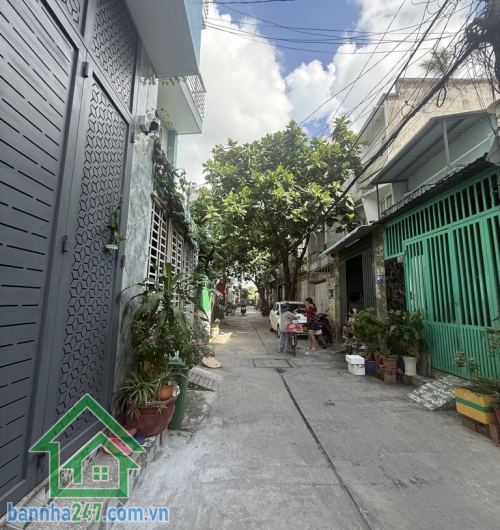 NHÀ ĐẸP 5 TẦNG – HẺM XE HƠI VIP – HƯƠNG LỘ 2 – NGAY 4 XÃ – NHỈNH 6 TỶ Diện tích: 4 x 13.5m – công nhận đủ, vuông vức. Kết cấu BTCT 5 tầng mới tinh.
