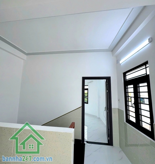 CHỈ 8,8 TỶ – SIÊU PHẨM 5 TẦNG MỚI 100% – LÔ GÓC THOÁNG – SỔ 2025 HOÀN CÔNG ĐỦ – HẺM XE HƠI 7M – NGANG GẦN 5M – KHU VIP TÂN QUÝ – SÁT AEON MALL TÂN PHÚ  – 60m² – ngang gần 5m – nở hậu đẹp • 5 tầng hoàn thiện full nội thất cao cấp, gồm: 1 trệt – 1 lửng – 3 