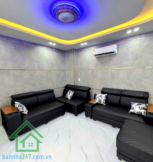 CHỈ 8,8 TỶ – SIÊU PHẨM 5 TẦNG MỚI 100% – LÔ GÓC THOÁNG – SỔ 2025 HOÀN CÔNG ĐỦ – HẺM XE HƠI 7M – NGANG GẦN 5M – KHU VIP TÂN QUÝ – SÁT AEON MALL TÂN PHÚ  – 60m² – ngang gần 5m – nở hậu đẹp • 5 tầng hoàn thiện full nội thất cao cấp, gồm: 1 trệt – 1 lửng – 3 