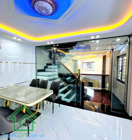 CHỈ 8,8 TỶ – SIÊU PHẨM 5 TẦNG MỚI 100% – LÔ GÓC THOÁNG – SỔ 2025 HOÀN CÔNG ĐỦ – HẺM XE HƠI 7M – NGANG GẦN 5M – KHU VIP TÂN QUÝ – SÁT AEON MALL TÂN PHÚ  – 60m² – ngang gần 5m – nở hậu đẹp • 5 tầng hoàn thiện full nội thất cao cấp, gồm: 1 trệt – 1 lửng – 3 