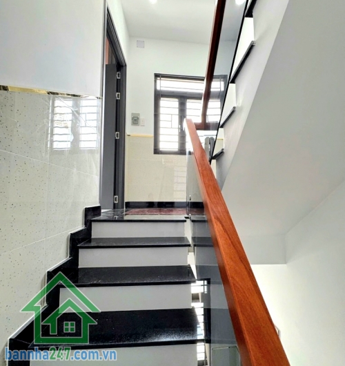 CHỈ 8,8 TỶ – SIÊU PHẨM 5 TẦNG MỚI 100% – LÔ GÓC THOÁNG – SỔ 2025 HOÀN CÔNG ĐỦ – HẺM XE HƠI 7M – NGANG GẦN 5M – KHU VIP TÂN QUÝ – SÁT AEON MALL TÂN PHÚ  – 60m² – ngang gần 5m – nở hậu đẹp • 5 tầng hoàn thiện full nội thất cao cấp, gồm: 1 trệt – 1 lửng – 3 