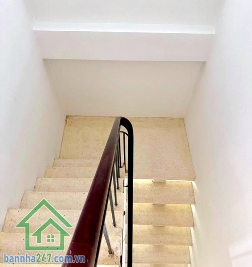 CHỈ 7,4 TỶ - NGUYỄN LÂM – QUẬN 10 | KHU PHỐ ẨM THỰC SẦM UẤT - DT: 34M² - 4 TẦNG - 5 PN – 5 WC * Ngay Nguyễn Lâm – khu phố ẩm thực nhộn nhịp * Hẻm thông, chỉ 10m ra mặt tiền. Khu dân cư hiện hữu, ở – kinh doanh – cho thuê đều tốt