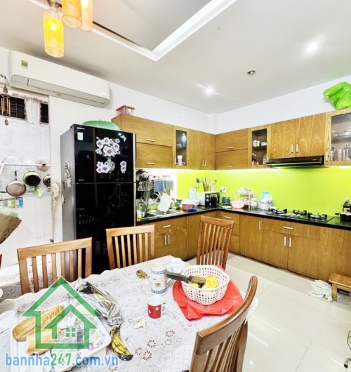 CHỈ 7,9 TỶ - HẺM 3.5M TRƯỚC NHÀ – NHÀ MỚI ĐẸP Ở NGAY – 63M² – 2 TẦNG ĐÚC KIÊN CỐ - 2 PN, 2WC,  Vị trí đẹp: Hẻm trước nhà 3.5m, sạch sẽ, thoáng, gần hẻm xe hơi.