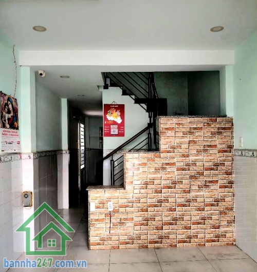 CHỈ 6,3 TỶ – HẺM XE TẢI THÔNG – NHÀ 5 TẦNG LUNG LINH - CỬA SAU THOÁNG MÁT – Ở NGAY – 5PN 4WC Kết cấu: 5 tầng có lửng, xây kiên cố – hoàn công chuẩn Công năng: Công năng: 5PN – 4WC, phù hợp gia đình đông người. Cửa sau thoáng mát, nhà luôn sáng gió