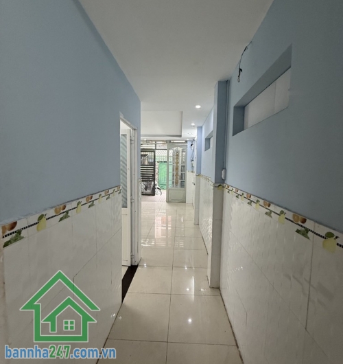 SIÊU PHẨM TÂN BÌNH – LÔ GÓC 2MT – HXH – 4PN – CHỈ 4,7 TỶ Diện tích: 54m² Kết cấu: 2 tầng, 4PN, 2WC, nhà thoáng mát, dọn vào ở ngay Vị trí cực đẹp: Lý Thường Kiệt 