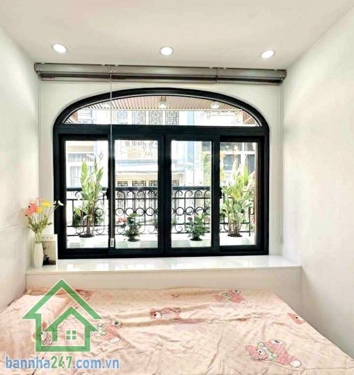 CHỈ 4 TỶ - SIÊU PHẨM MT MINI NHÀ ĐẸP PHÚ NHUẬN – 3 TẦNG FULL NỘI THẤT – XE HƠI TỚI NHÀ - 2PN Master – 3WC – PK & Bếp. Vị trí: Trung tâm Phú Nhuận, giáp Phan Đình Phùng – Nguyễn Văn Trỗi – Trường Sa, di chuyển siêu tiện Quận 1, 3, Tân Bình, Bình Thạnh.
